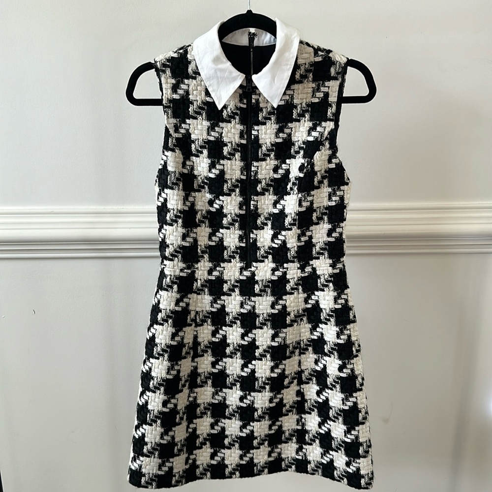 Alice + Olivia sleeveless tweed dress in a size 6